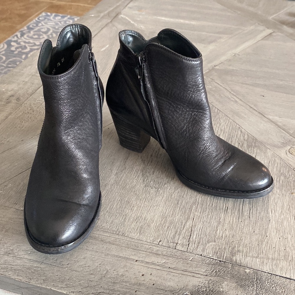 Paul Green Leather Aubrey Heeled Zip Booties 6